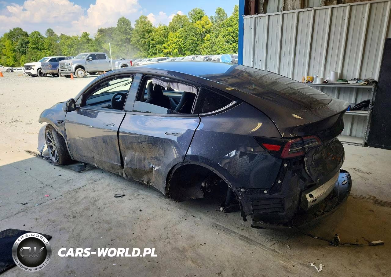 2025 Tesla Model Y VIN:7SAYGDED5SA377011 - 2