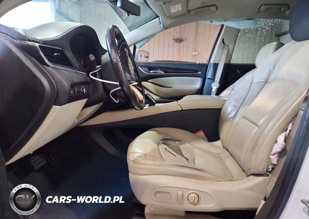 2018 Buick Enclave Essence VIN:5GAERBKW1JJ195550 - 7