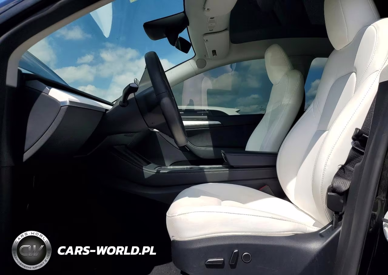 2023 Tesla Model Y VIN:7SAYGAEE8PF861529 - 7