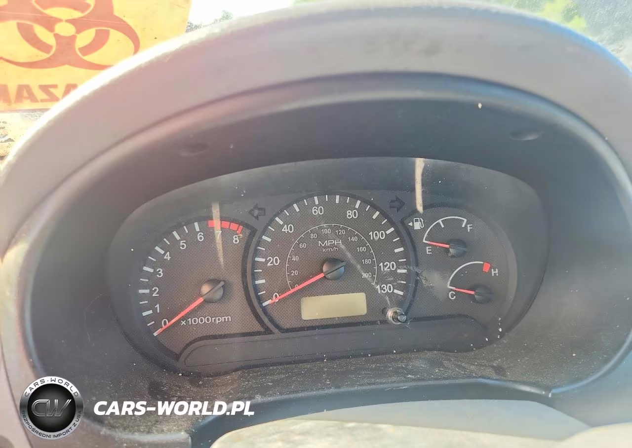 2005 Hyundai Accent Gls VIN:KMHCG45C55U658315 - 9