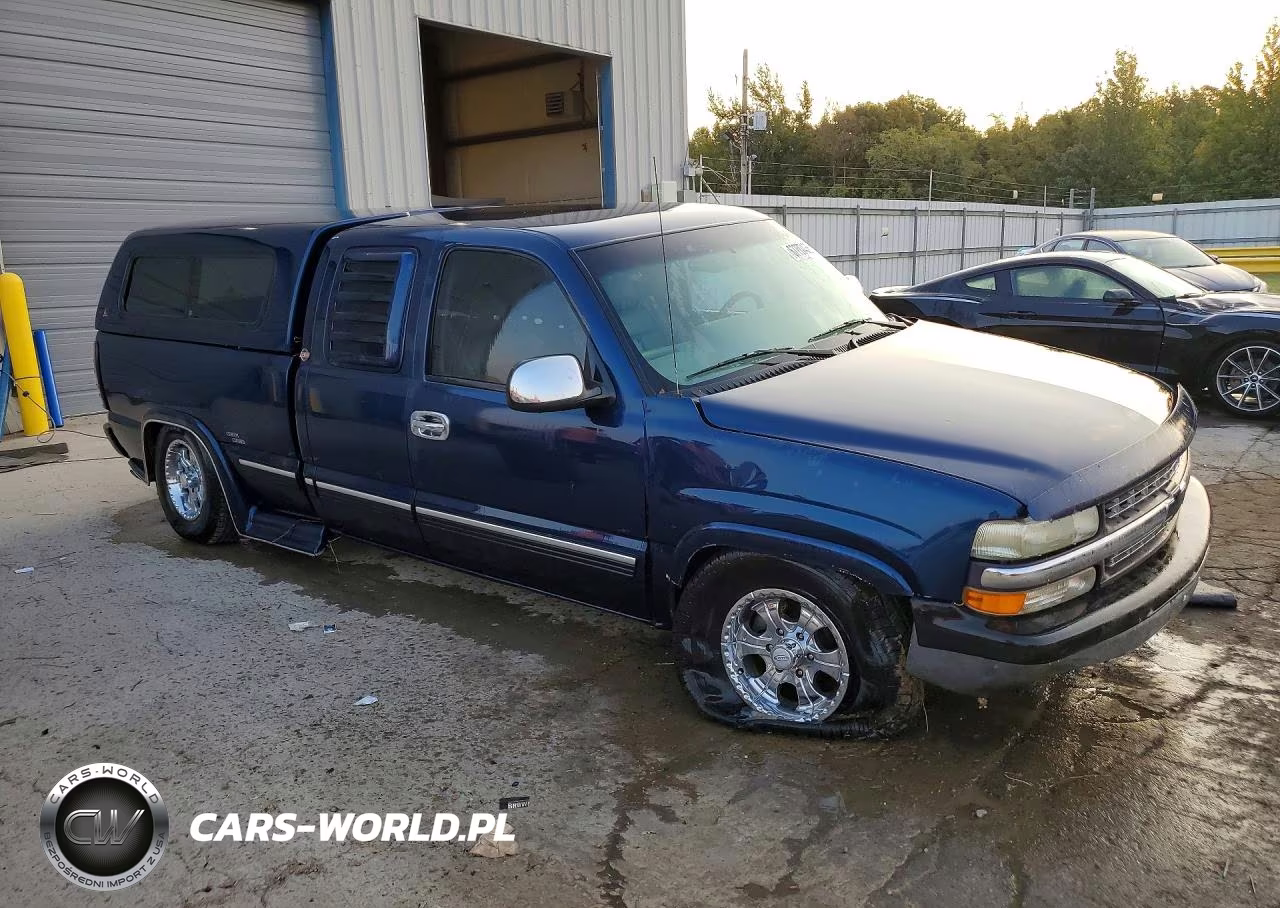 1999 Chevrolet Silverado C1500 VIN:1GCEC19T6XZ113182 - 4