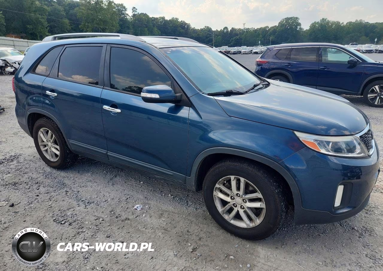 2014 Kia Sorento Lx VIN:5XYKT3A6XEG455766 - 4