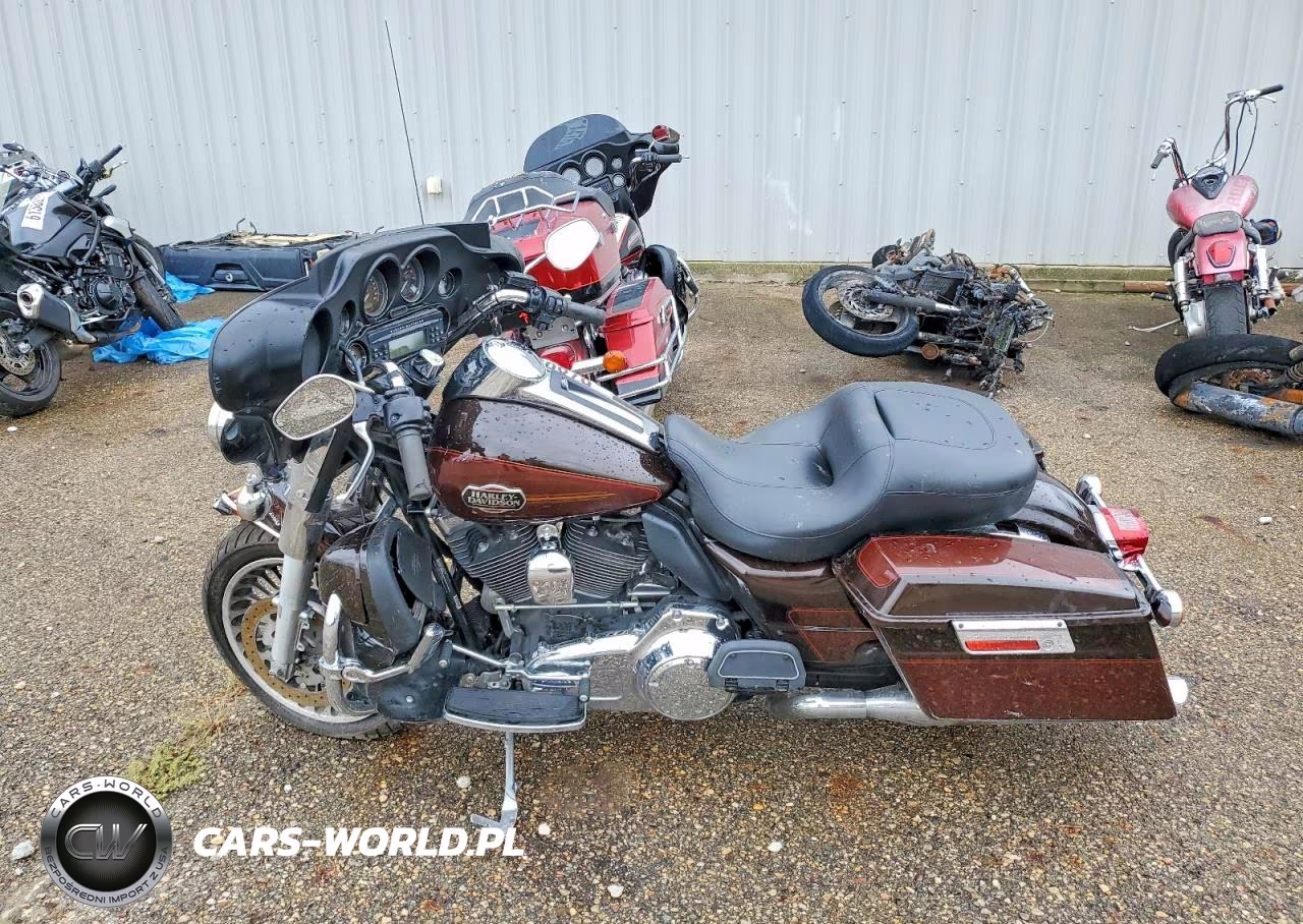 2011 Harley-Davidson Flhtcu VIN:1HD1FC419BB603025 - 3