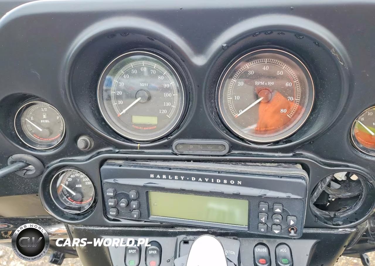2011 Harley-Davidson Flhtcu VIN:1HD1FC419BB603025 - 7