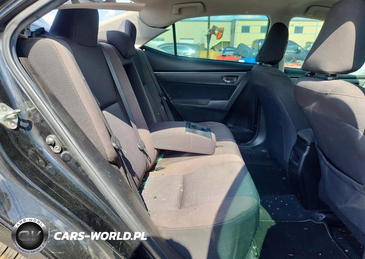 2018 Toyota Corolla Le VIN:5YFBURHE5JP793725 - 10