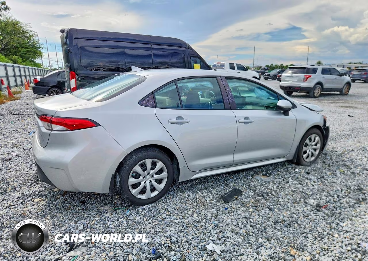 2026 Toyota Corolla Le VIN:5YFB4MDE7TP454220 - 3
