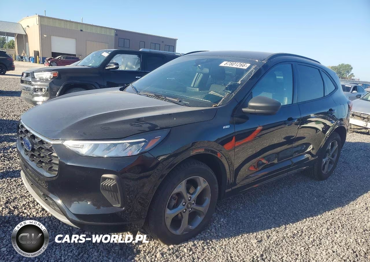 2023 Ford Escape St Line