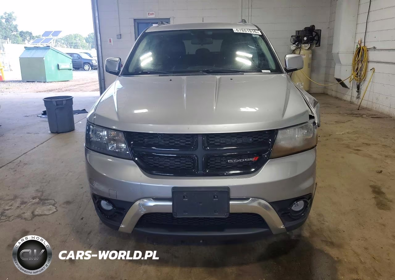 2018 Dodge Journey Crossroad VIN:3C4PDDGG3JT504401 - 5