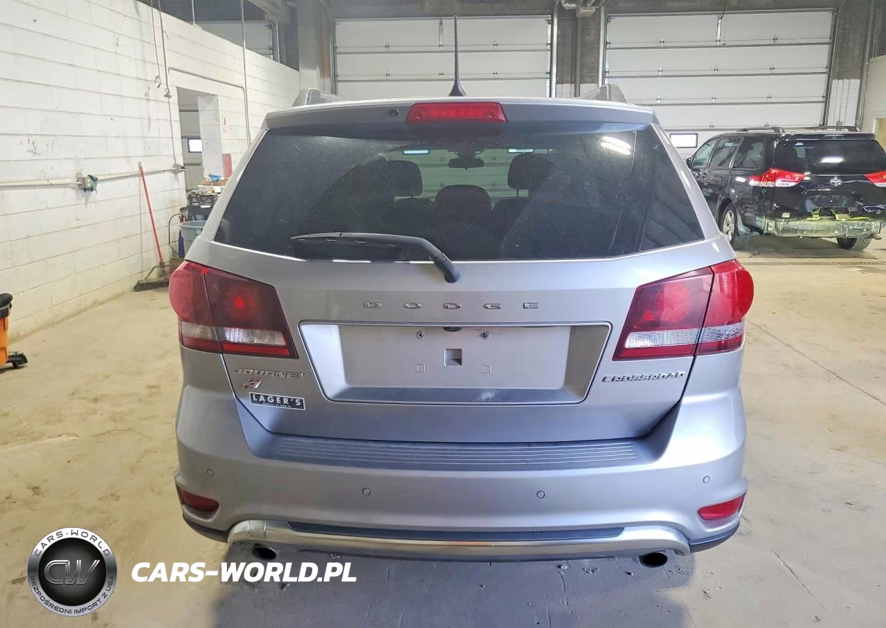 2018 Dodge Journey Crossroad VIN:3C4PDDGG3JT504401 - 6