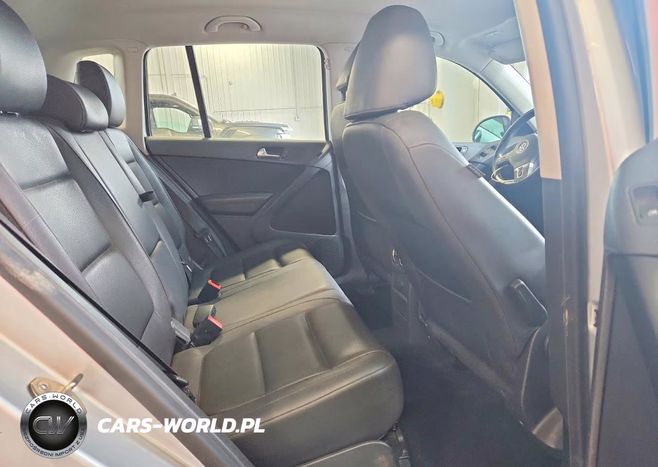 2016 Volkswagen Tiguan S VIN:WVGBV7AX0GW604486 - 11