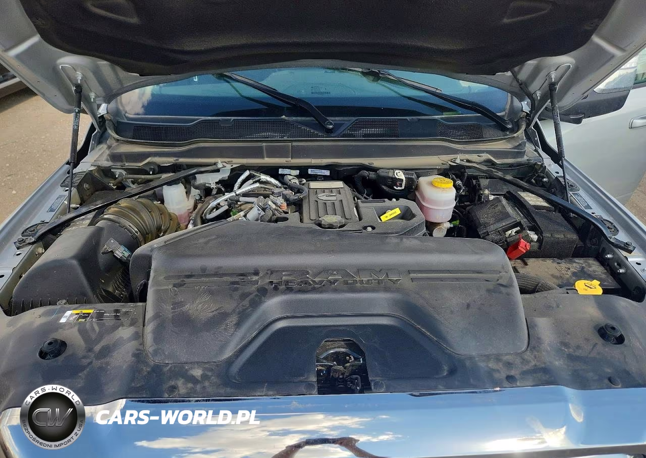 2026 Ram 2500 Laramie VIN:3C63R5FL8TG259778 - 11