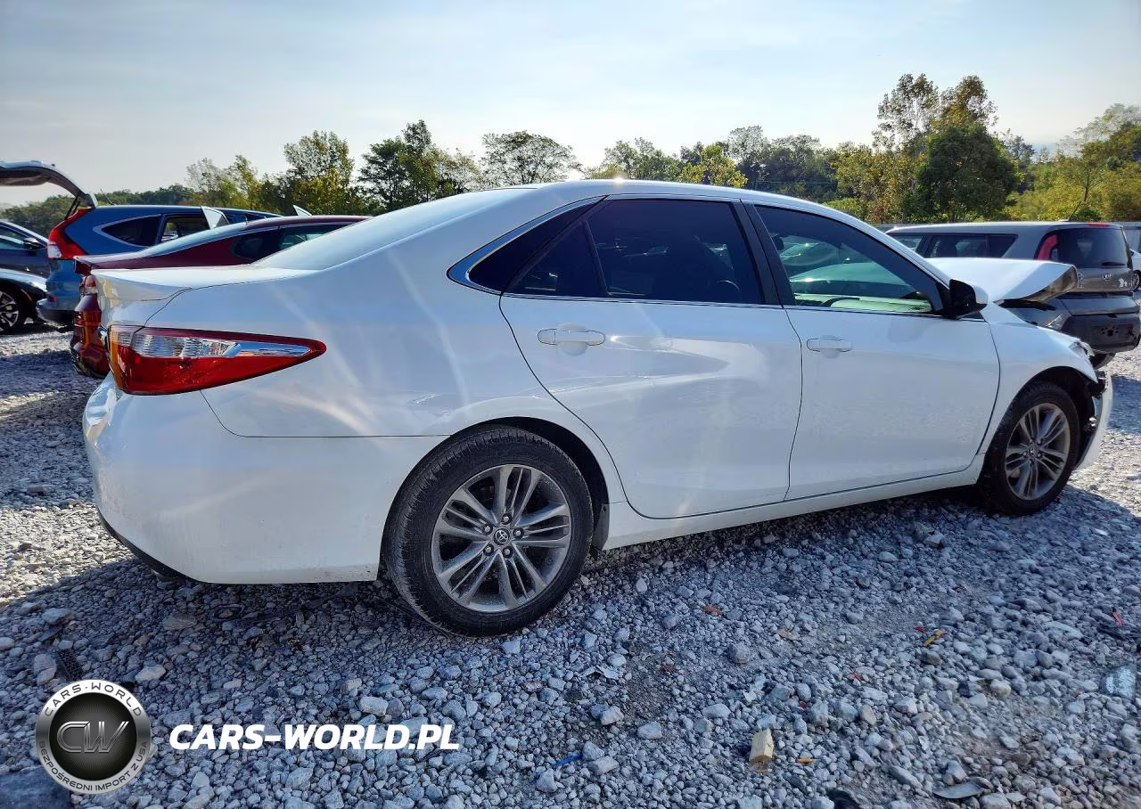2017 Toyota Camry Se VIN:4T1BF1FK6HU418729 - 3