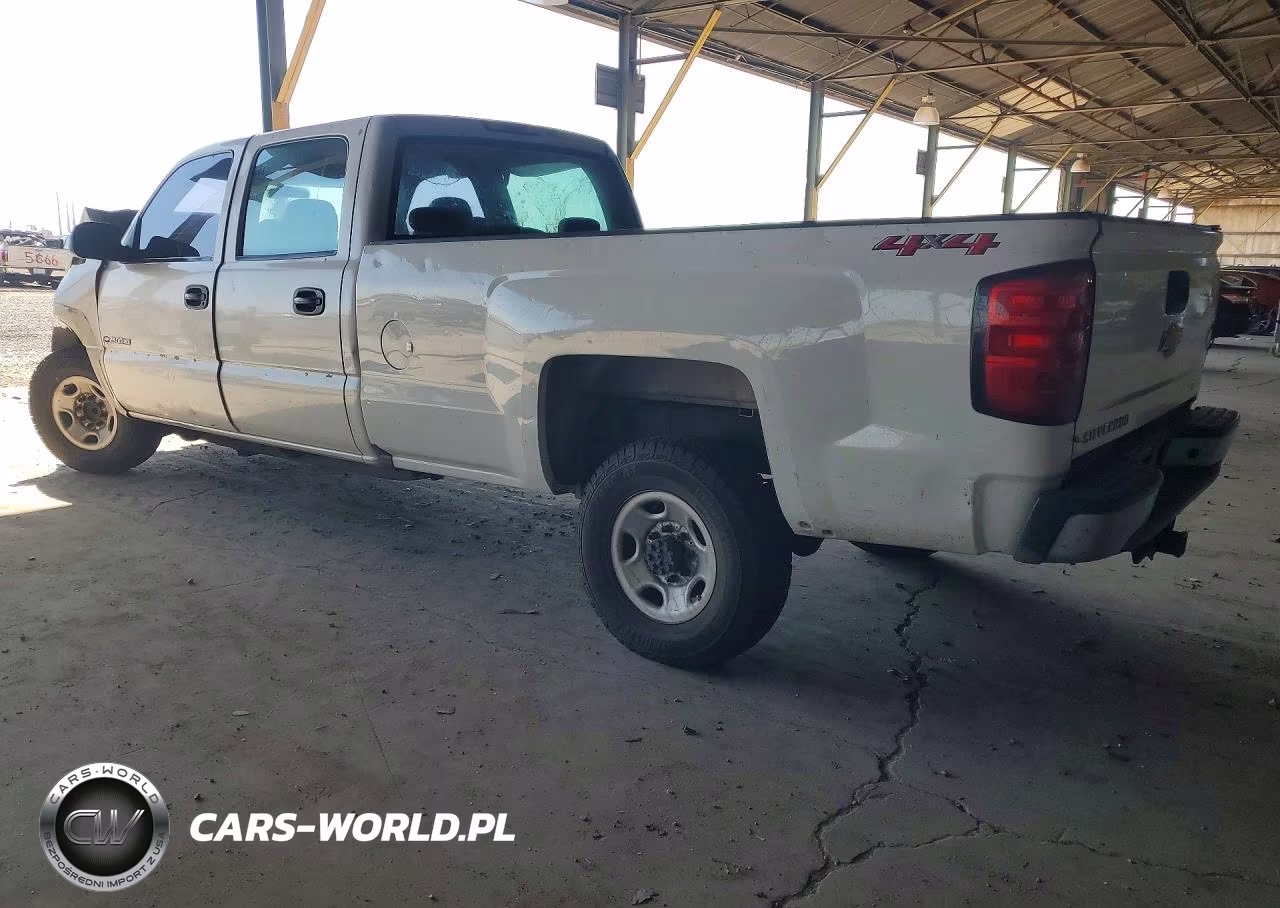 2007 Chevrolet Silverado C2500 Heavy Duty VIN:1GCHC23U57F145479 - 2