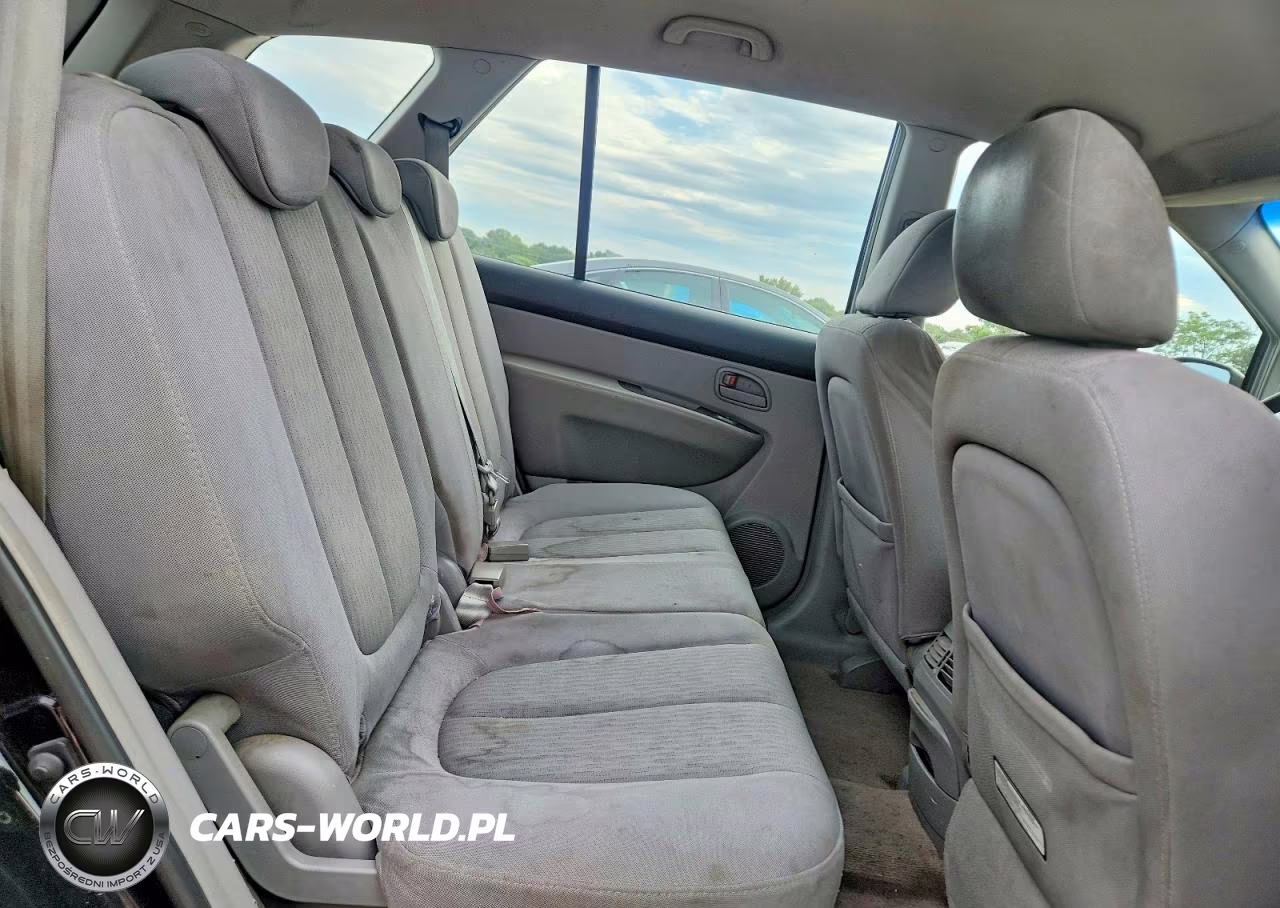 2007 Kia Rondo Lx VIN:KNAFG525577050273 - 11
