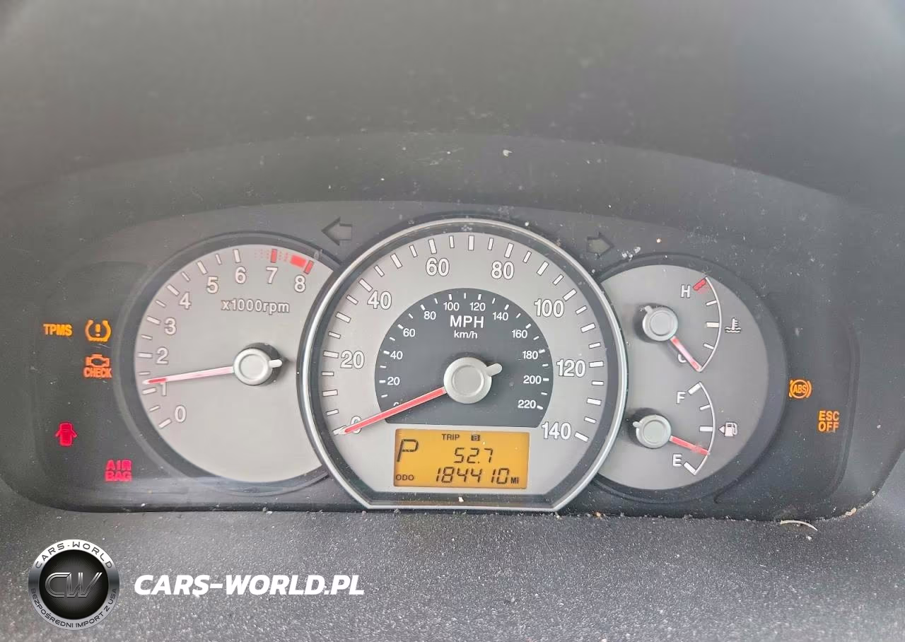 2007 Kia Rondo Lx VIN:KNAFG525577050273 - 9