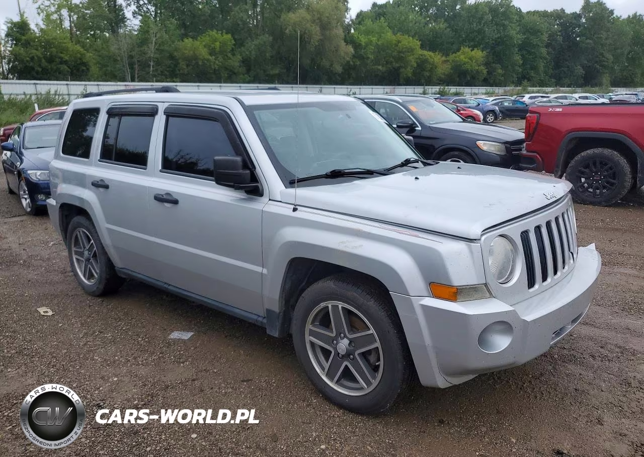 2008 Jeep Patriot Sport VIN:1J8FT28W68D730627 - 4