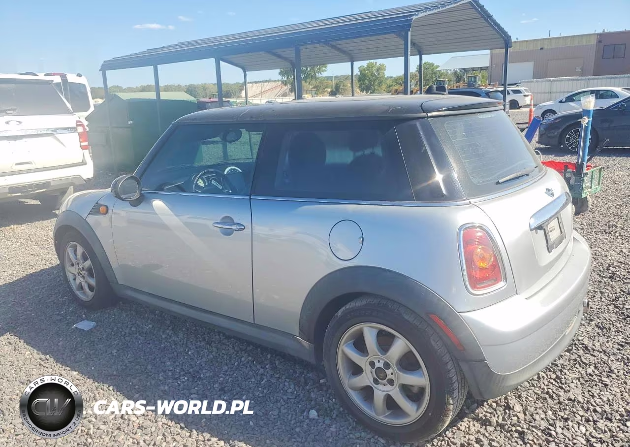 2010 Mini Cooper VIN:WMWMF3C57ATZ65802 - 2