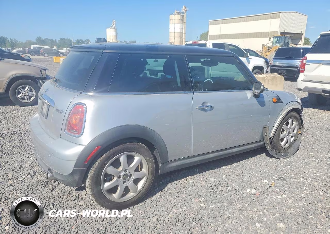 2010 Mini Cooper VIN:WMWMF3C57ATZ65802 - 3