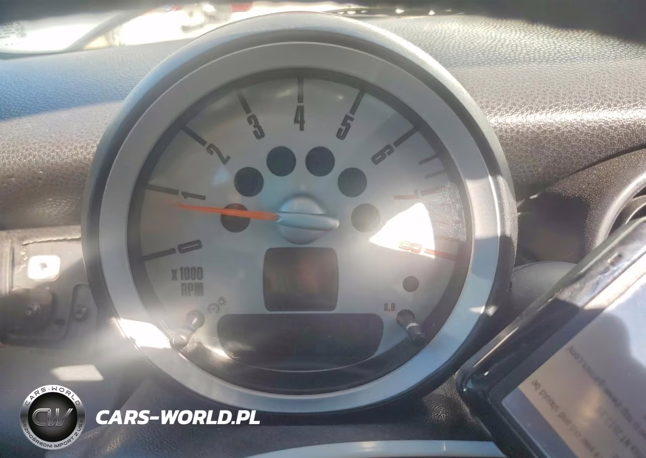 2010 Mini Cooper VIN:WMWMF3C57ATZ65802 - 9