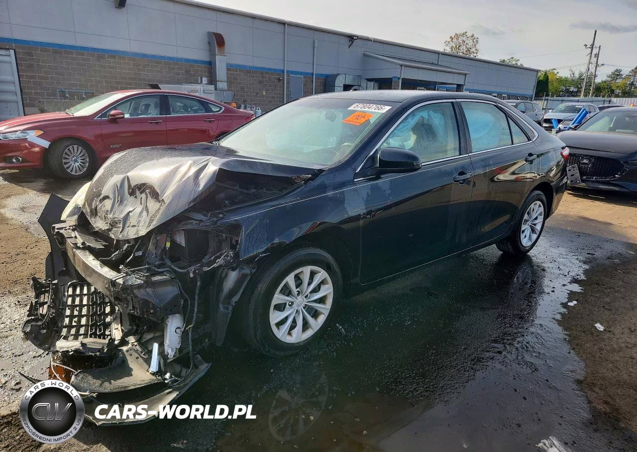 2015 Toyota Camry Le VIN:4T4BF1FK2FR452329 - 1