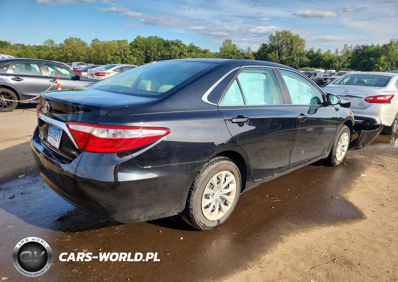 2015 Toyota Camry Le VIN:4T4BF1FK2FR452329 - 3