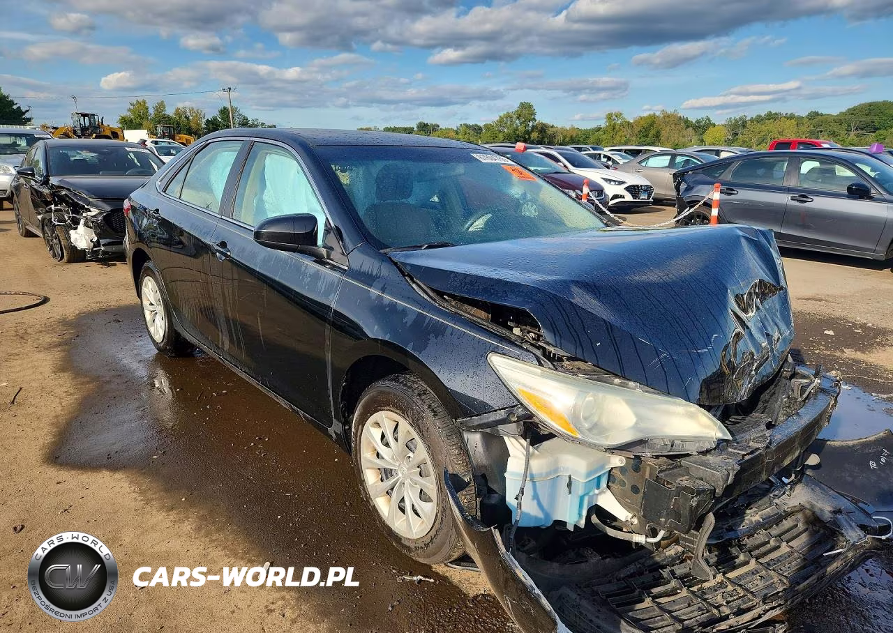 2015 Toyota Camry Le VIN:4T4BF1FK2FR452329 - 4