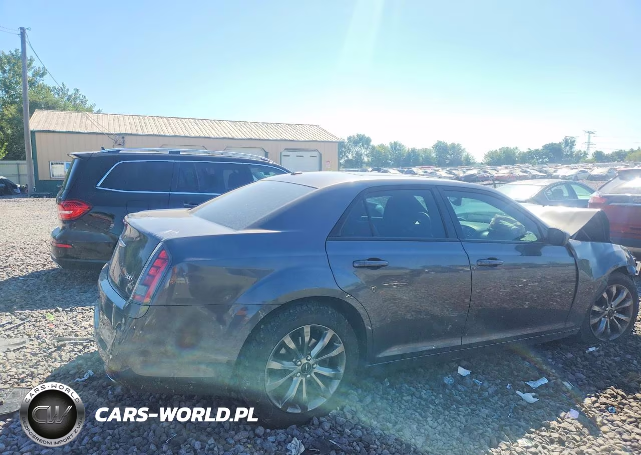 2014 Chrysler 300 S VIN:2C3CCAGG6EH311954 - 3