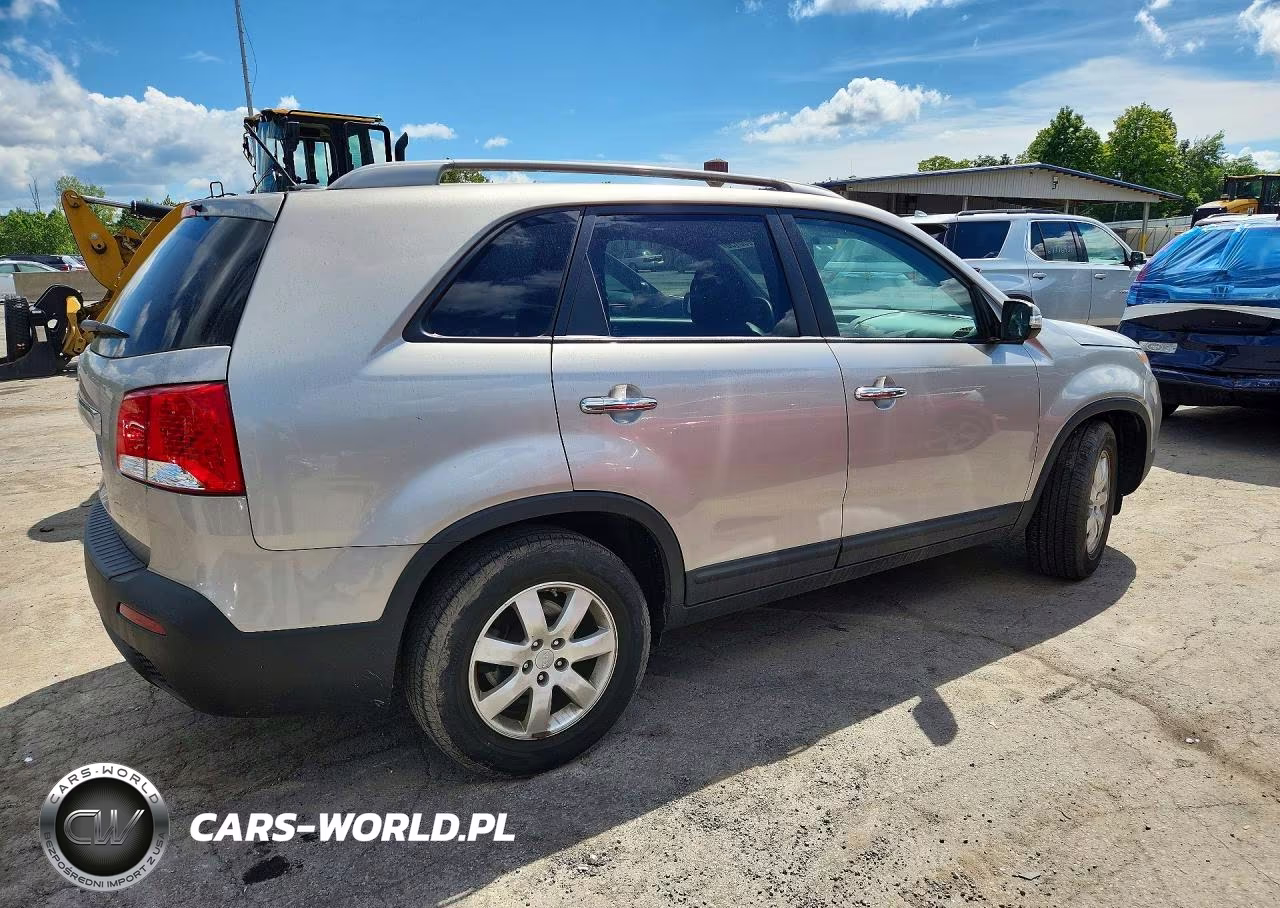 2012 Kia Sorento Lx VIN:5XYKT3A63CG303213 - 3