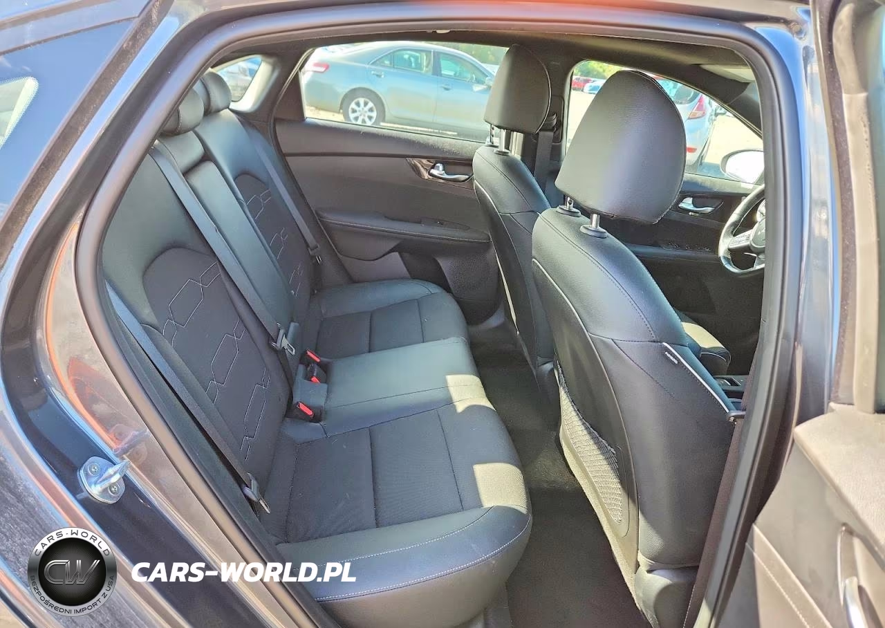 2022 Kia Forte Gt Line VIN:3KPF54AD5NE470236 - 10