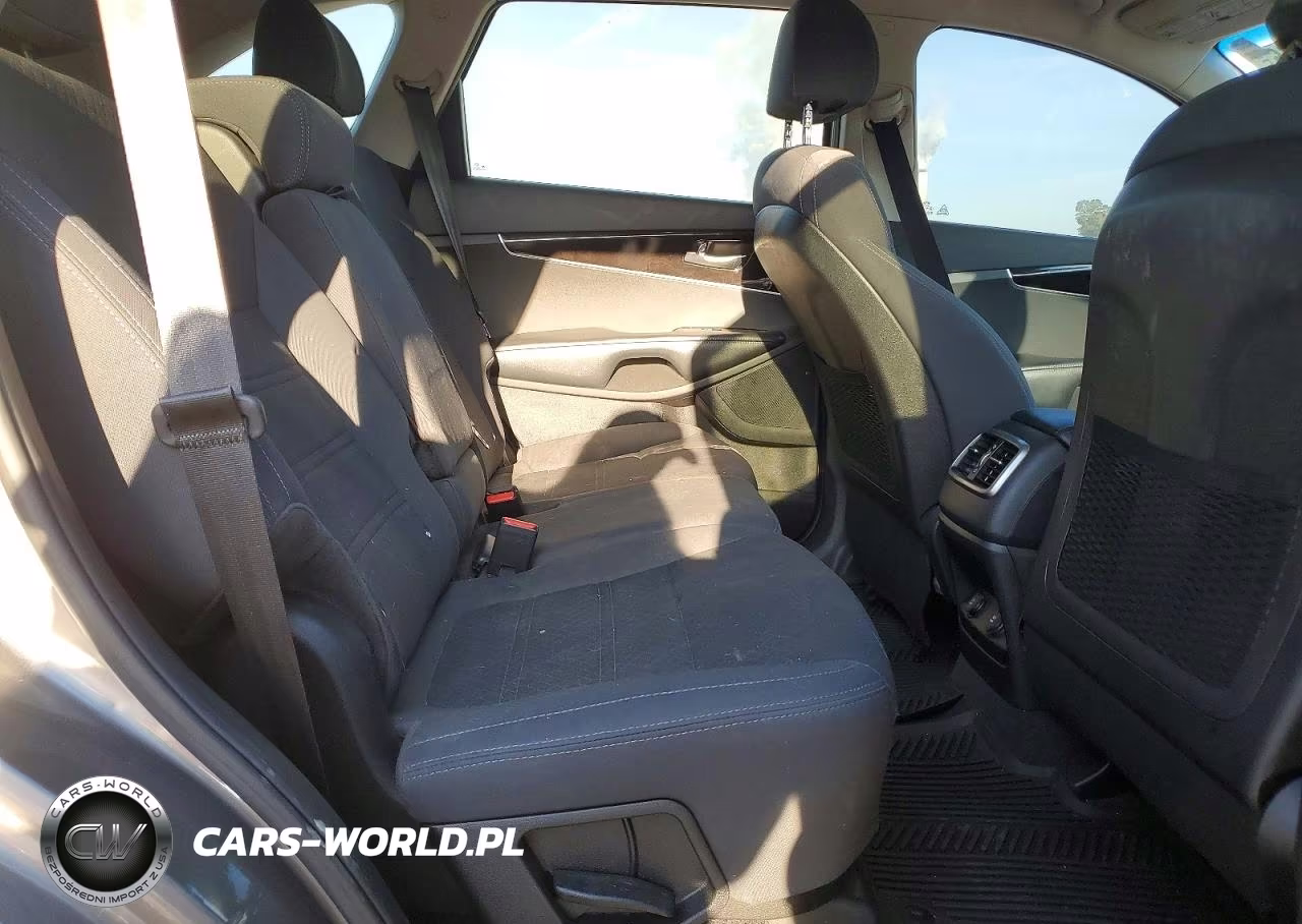 2018 Kia Sorento Lx VIN:5XYPG4A33JG352852 - 11