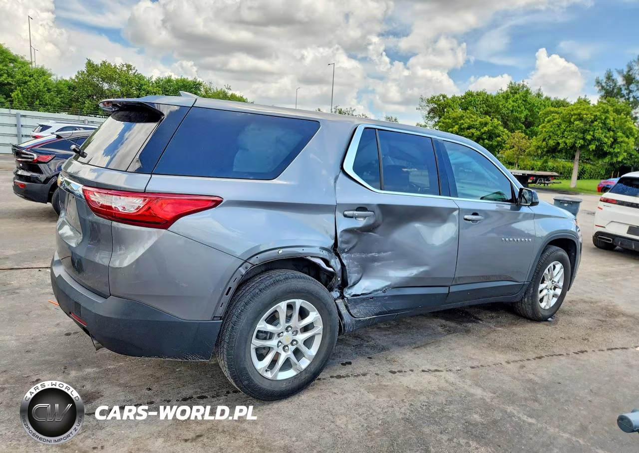 2019 Chevrolet Traverse Ls VIN:1GNERFKW2KJ311191 - 3
