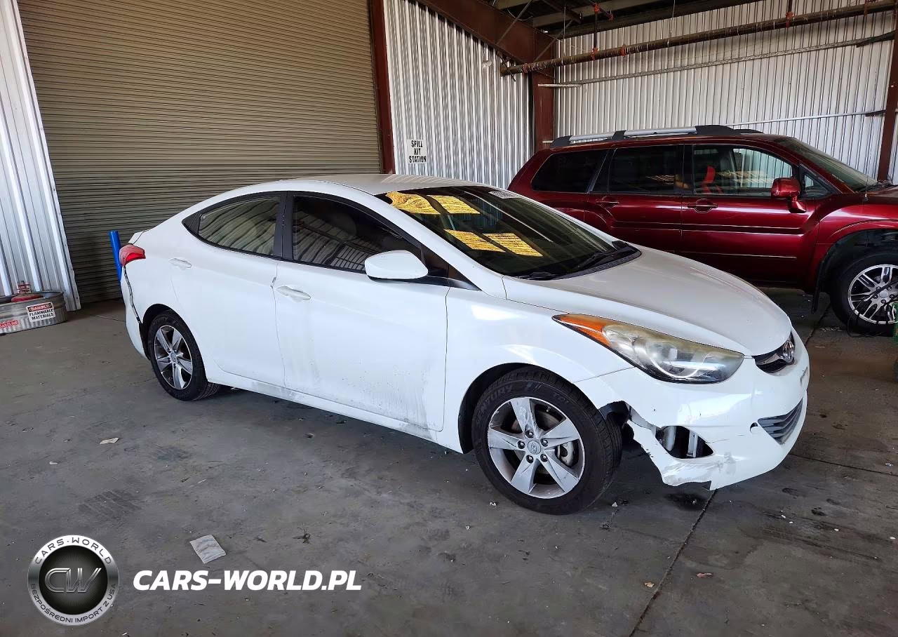2013 Hyundai Elantra Gls VIN:5NPDH4AE8DH432663 - 4