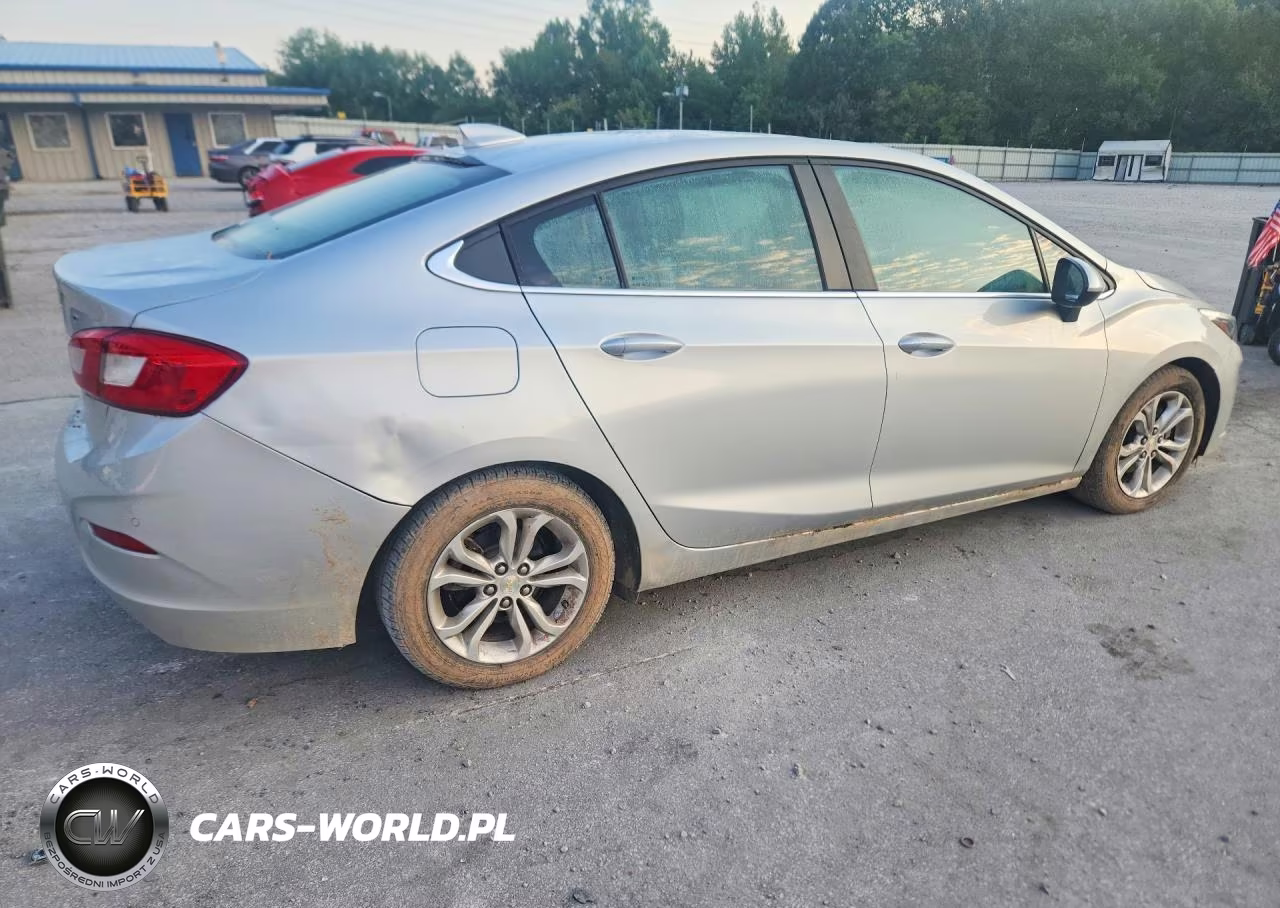 2019 Chevrolet Cruze Lt VIN:1G1BE5SM2K7107173 - 3