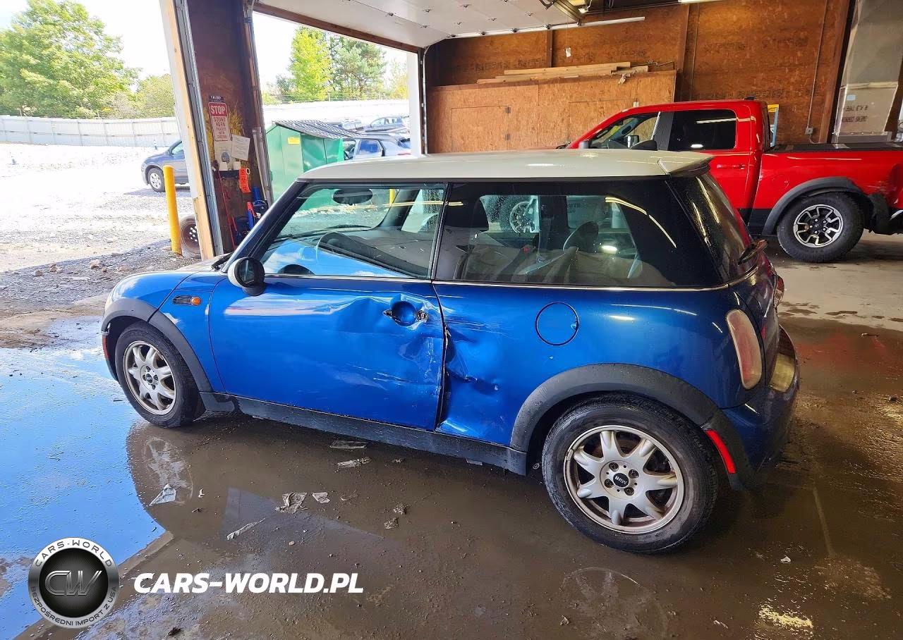 2006 Mini Cooper VIN:WMWRC33526TJ76933 - 2
