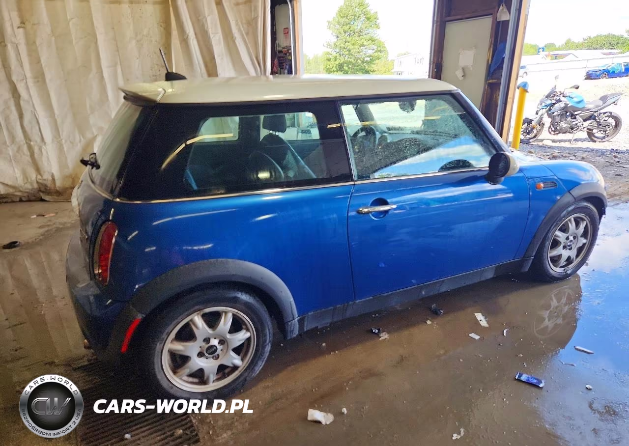 2006 Mini Cooper VIN:WMWRC33526TJ76933 - 3