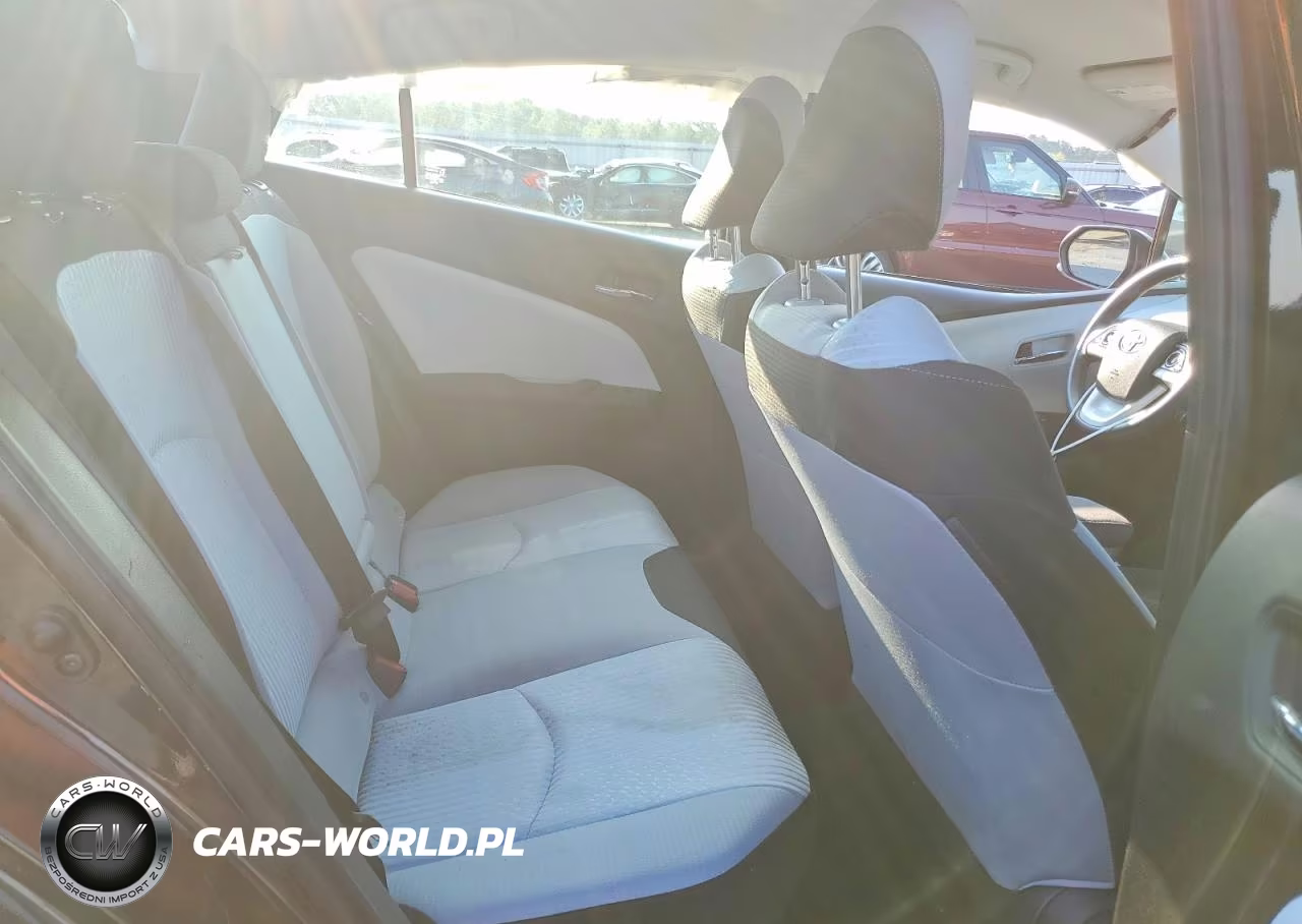 2018 Toyota Prius One VIN:JTDKBRFU5J3060843 - 10