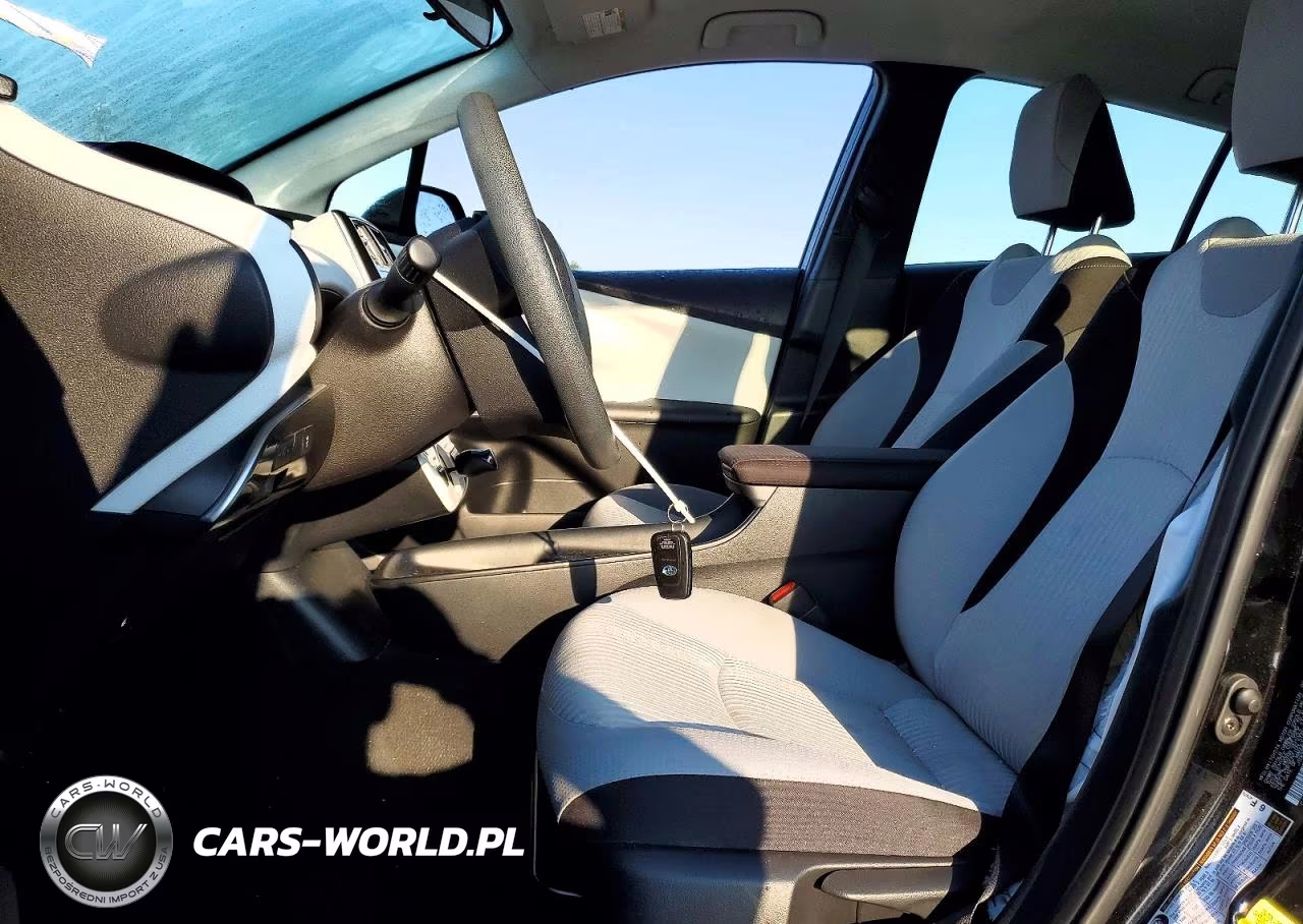 2018 Toyota Prius One VIN:JTDKBRFU5J3060843 - 7