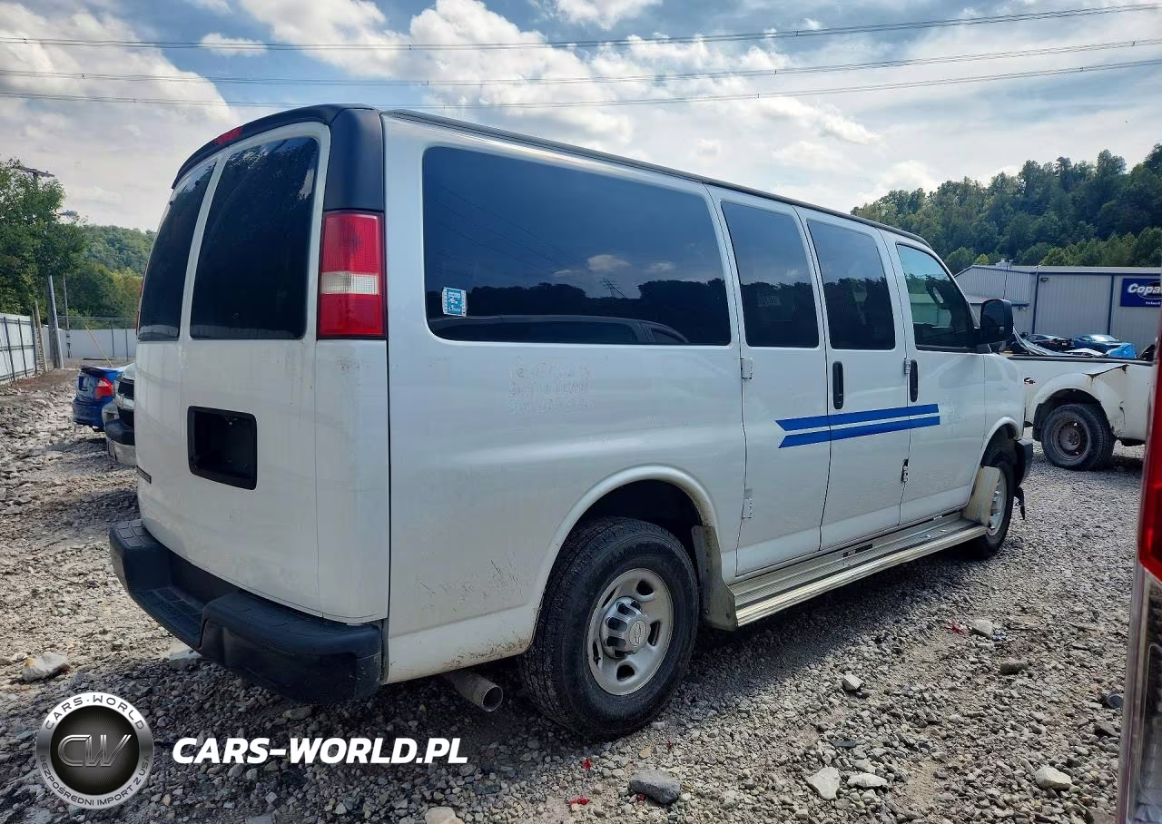 2018 Chevrolet Express G2500 Ls VIN:1GAWGEFP0J1200209 - 3
