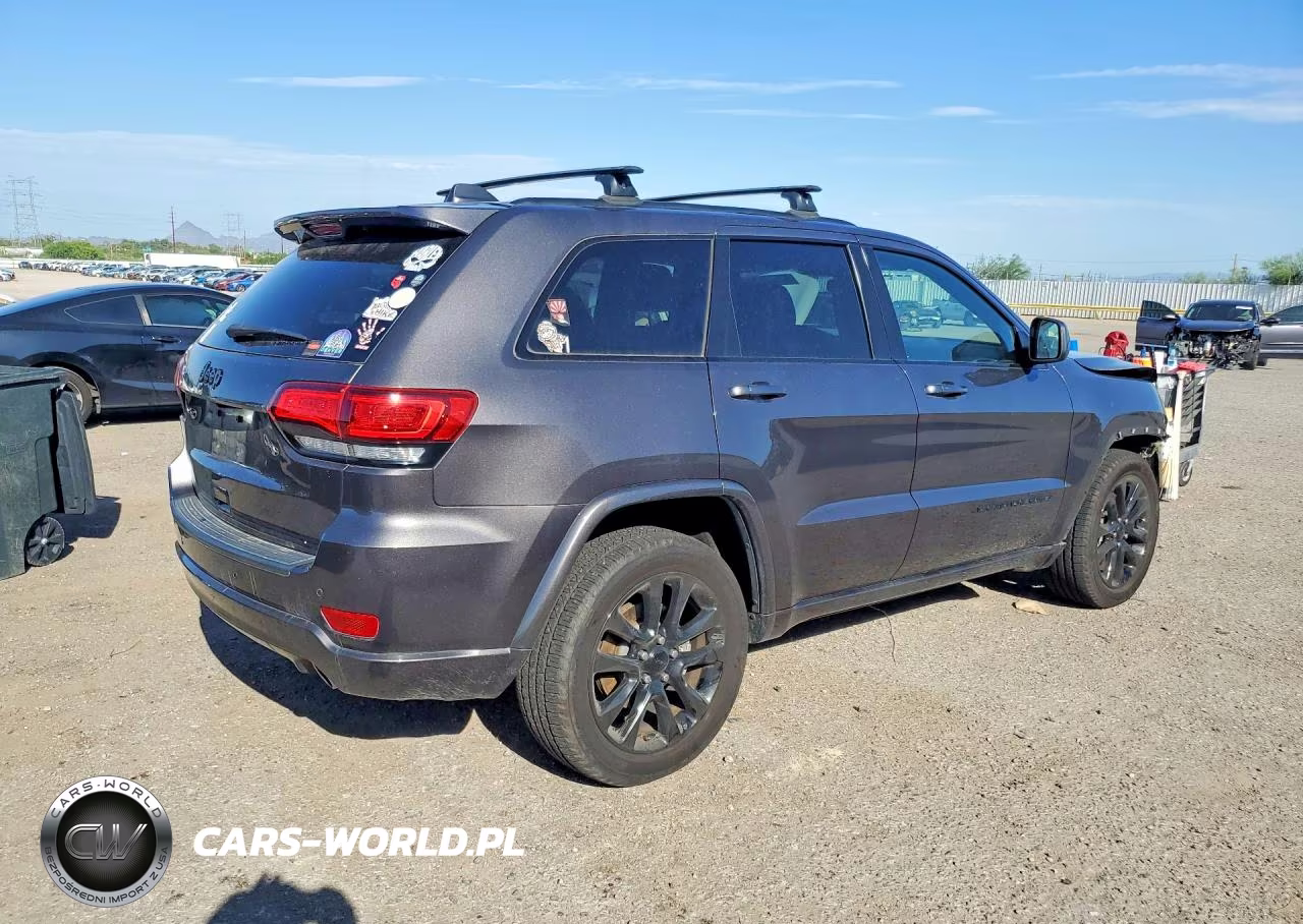 2021 Jeep Grand Cherokee Laredo VIN:1C4RJEAG7MC597326 - 3