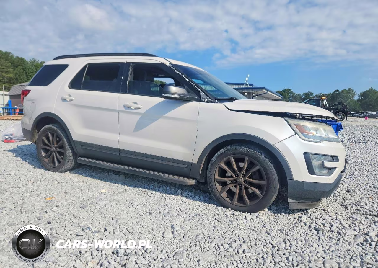 2017 Ford Explorer Xlt VIN:1FM5K7D81HGE19725 - 4