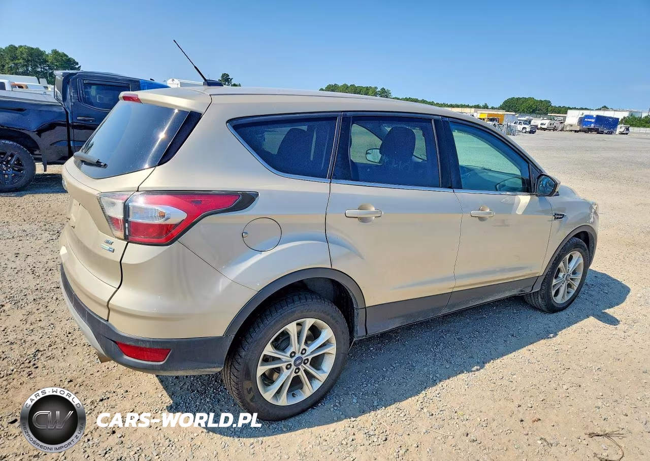 2017 Ford Escape Se VIN:1FMCU9GD9HUA55786 - 3