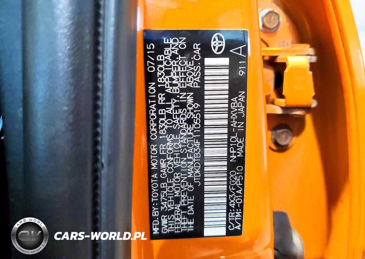 2015 Toyota Prius C Two VIN:JTDKDTB34F1105519 - 13