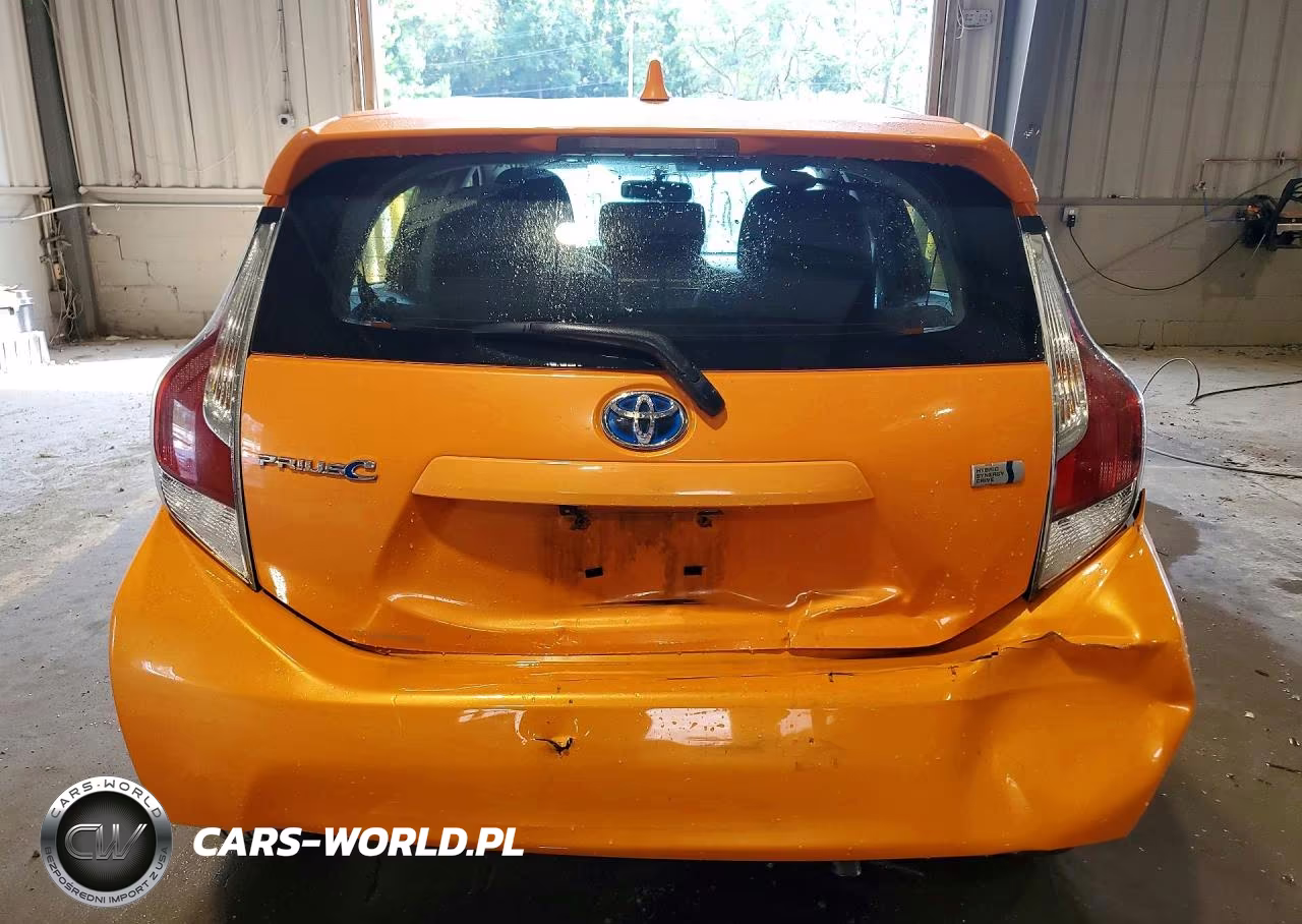 2015 Toyota Prius C Two VIN:JTDKDTB34F1105519 - 6