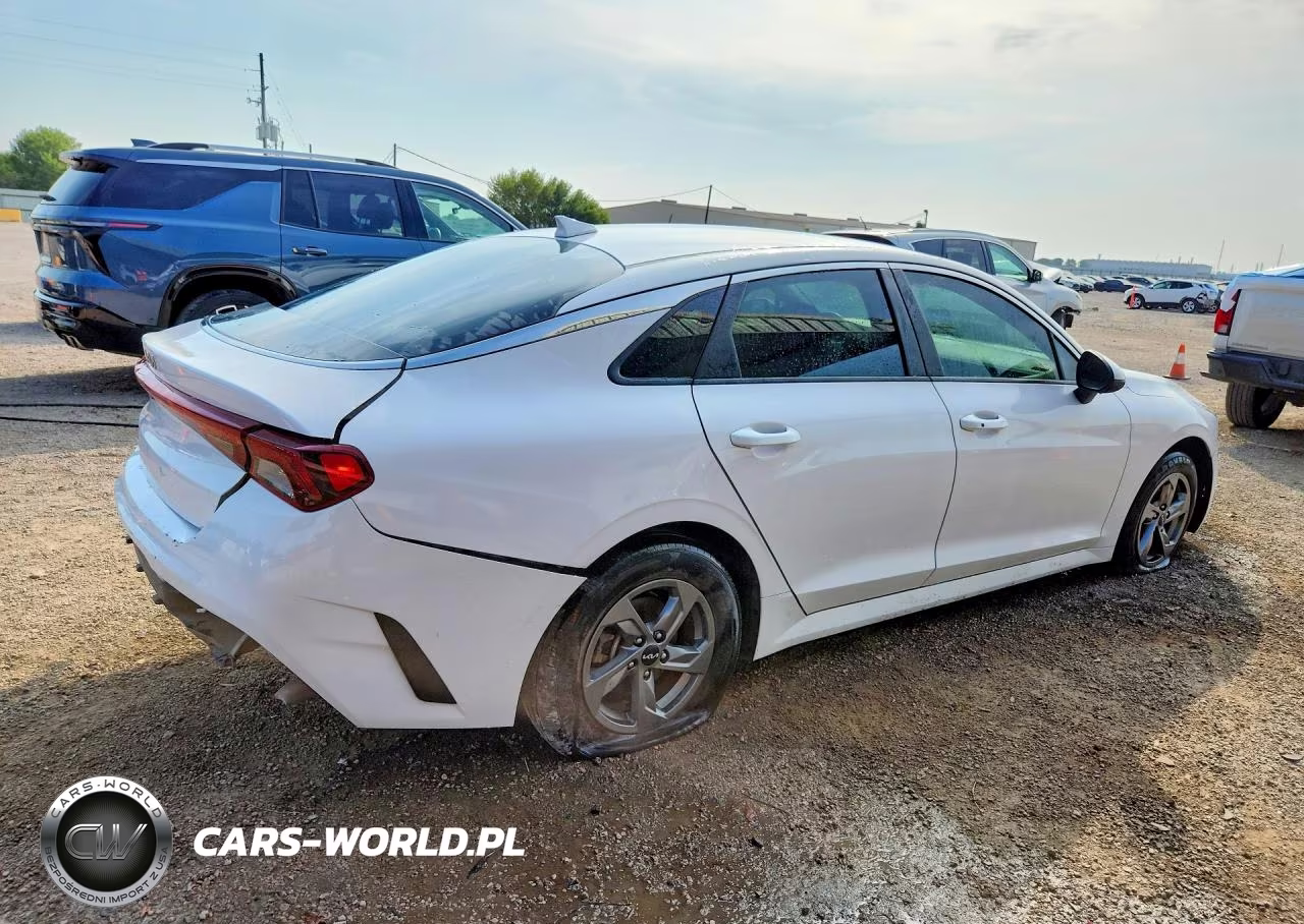 2023 Kia K5 Lxs VIN:5XXG14J25PG170415 - 3