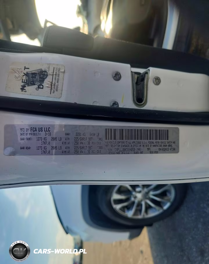2019 Jeep Cherokee Latitude Plus VIN:1C4PJLLB8KD154252 - 13