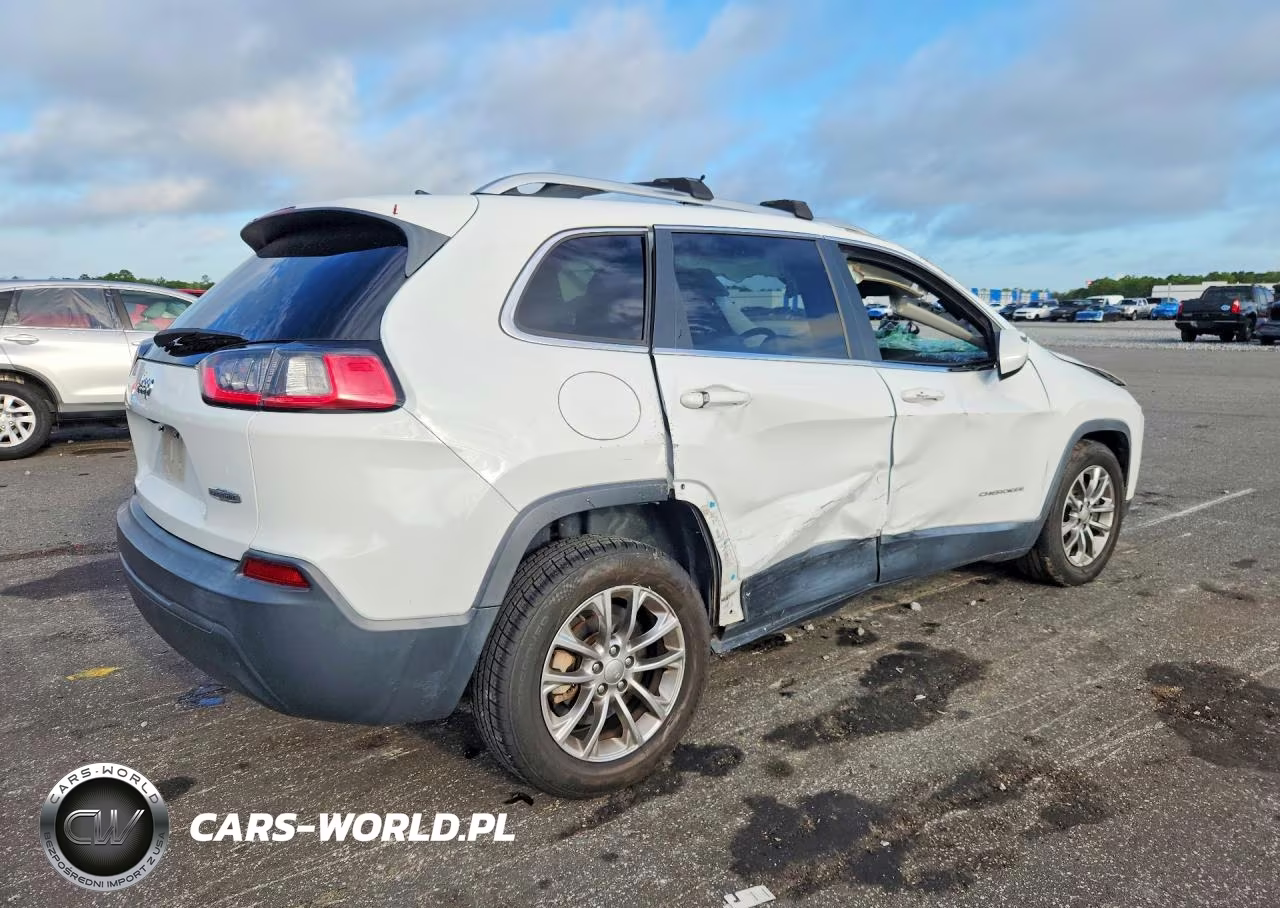 2019 Jeep Cherokee Latitude Plus VIN:1C4PJLLB8KD154252 - 3