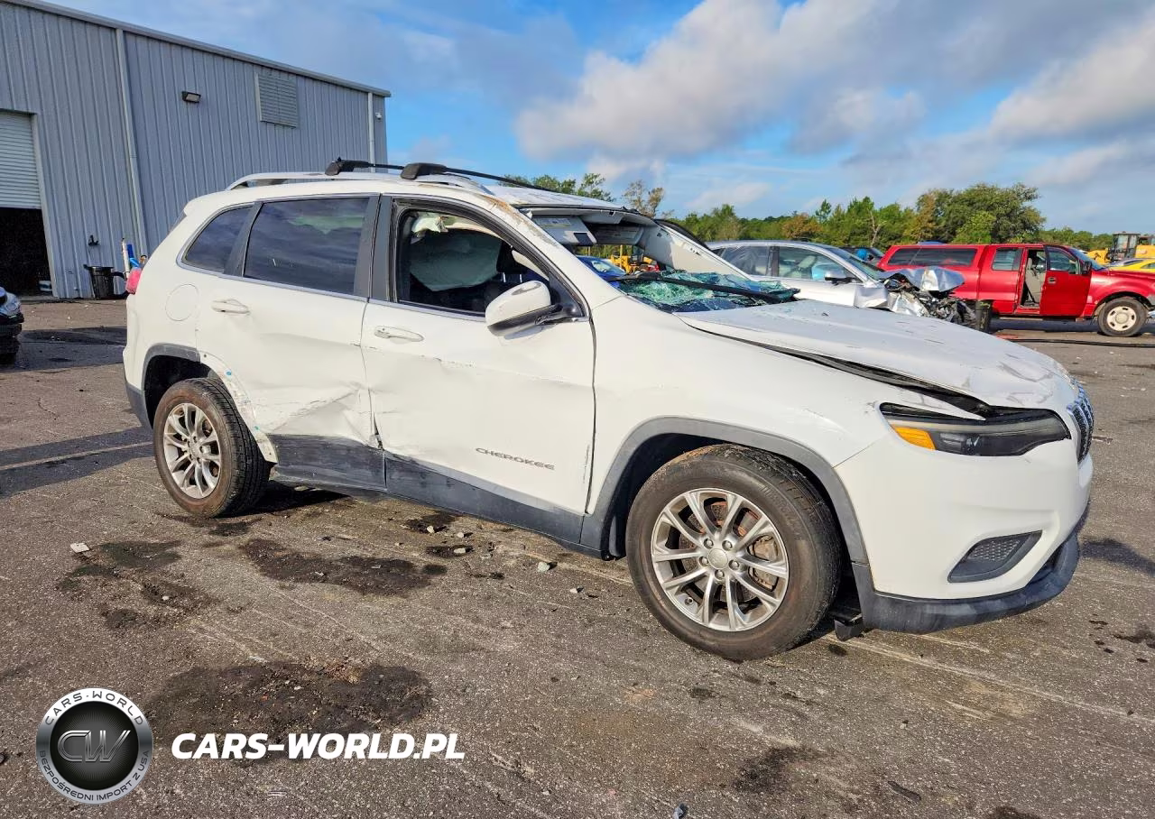 2019 Jeep Cherokee Latitude Plus VIN:1C4PJLLB8KD154252 - 4