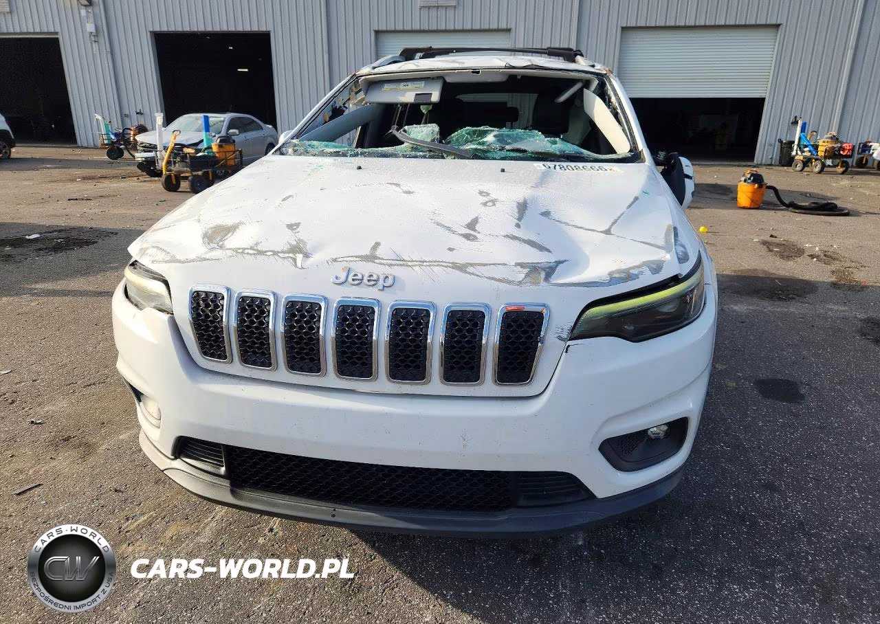 2019 Jeep Cherokee Latitude Plus VIN:1C4PJLLB8KD154252 - 5