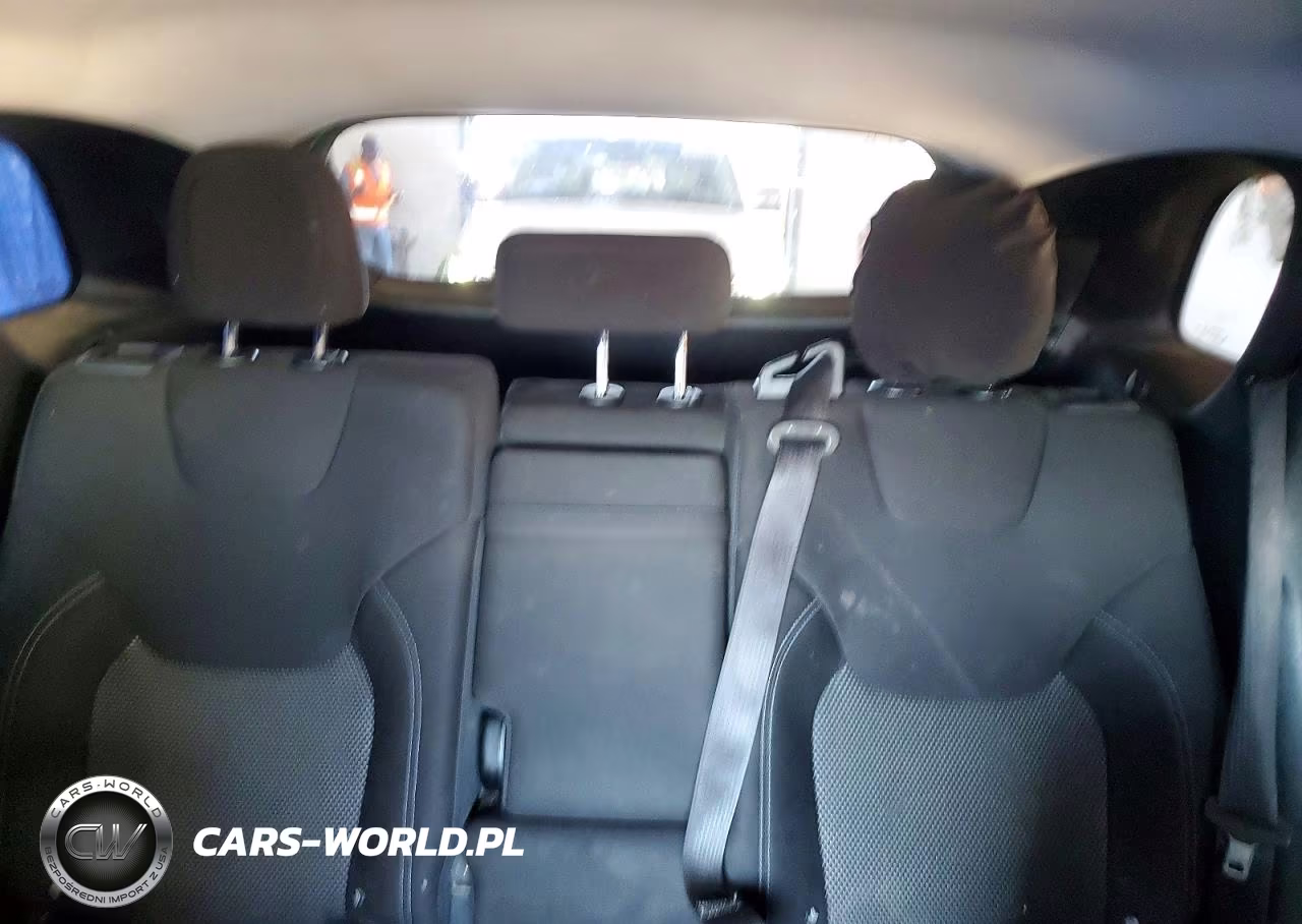 2019 Jeep Cherokee Latitude VIN:1C4PJMCB4KD196665 - 10