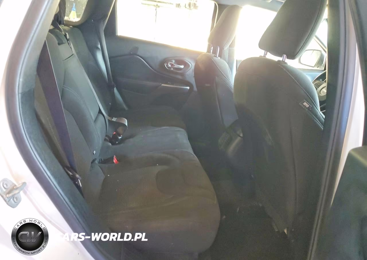 2019 Jeep Cherokee Latitude VIN:1C4PJMCB4KD196665 - 11